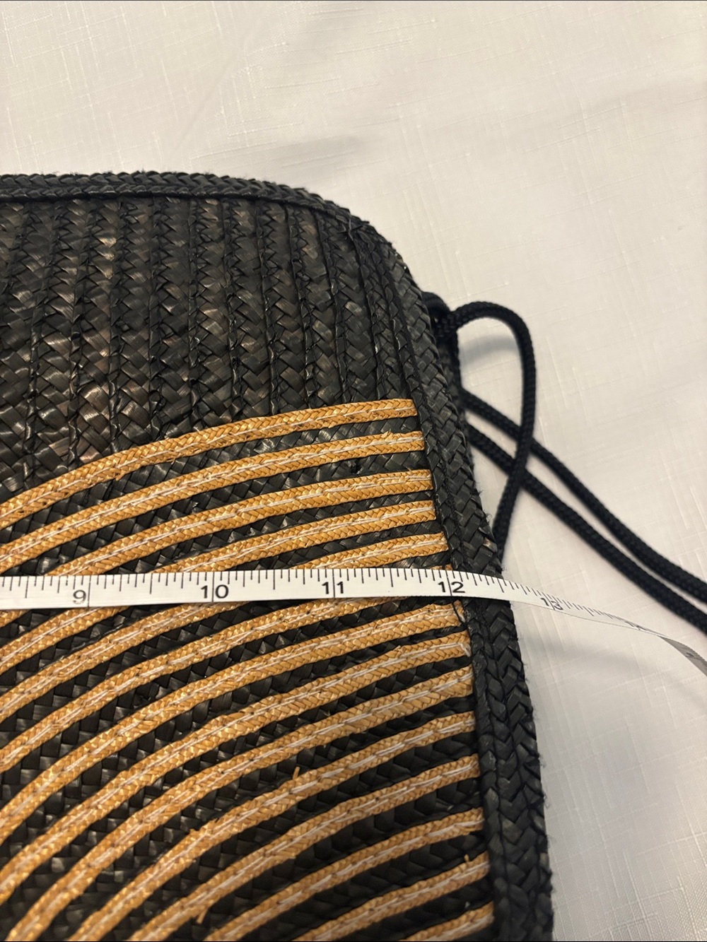 VTG Black Straw Crossbody Bag w/Tan Accent East to West bag 1980s retro rattan - Picture 10 of 11